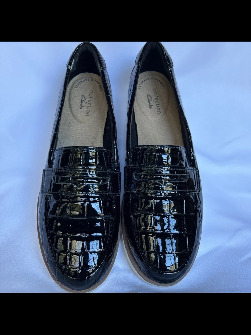 Clarks Women's size 7 Serena Terri Black Glossy Croc Loafers Excellent Condition